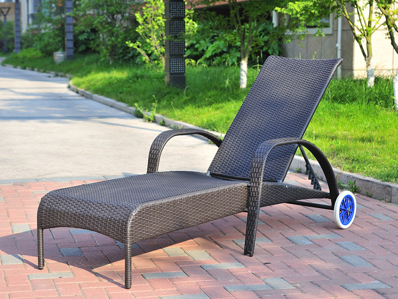 Rattan Lounge com duas rodas, cama de vime ao ar livre, cadeira de reclinável de vime YQ-rb-410